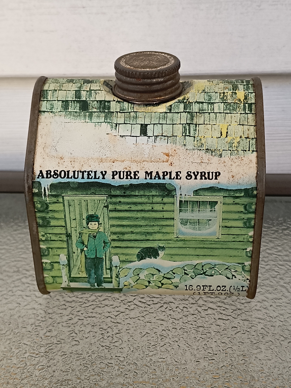 Vintage 1984 Vermont Maine Absolutely Pure Maple Syrup Tin 16.9 oz (empty)
